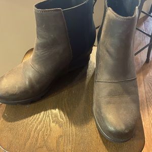 Sorel Joan of Arctic. Size 9 wedge. Brown/Black
